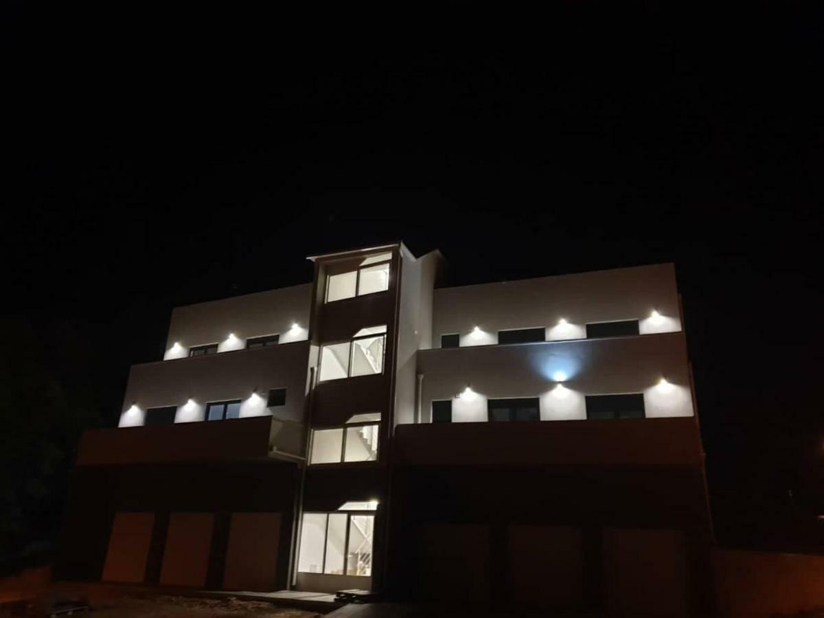 Atena Zaton 2 Apartment Nin Luaran gambar